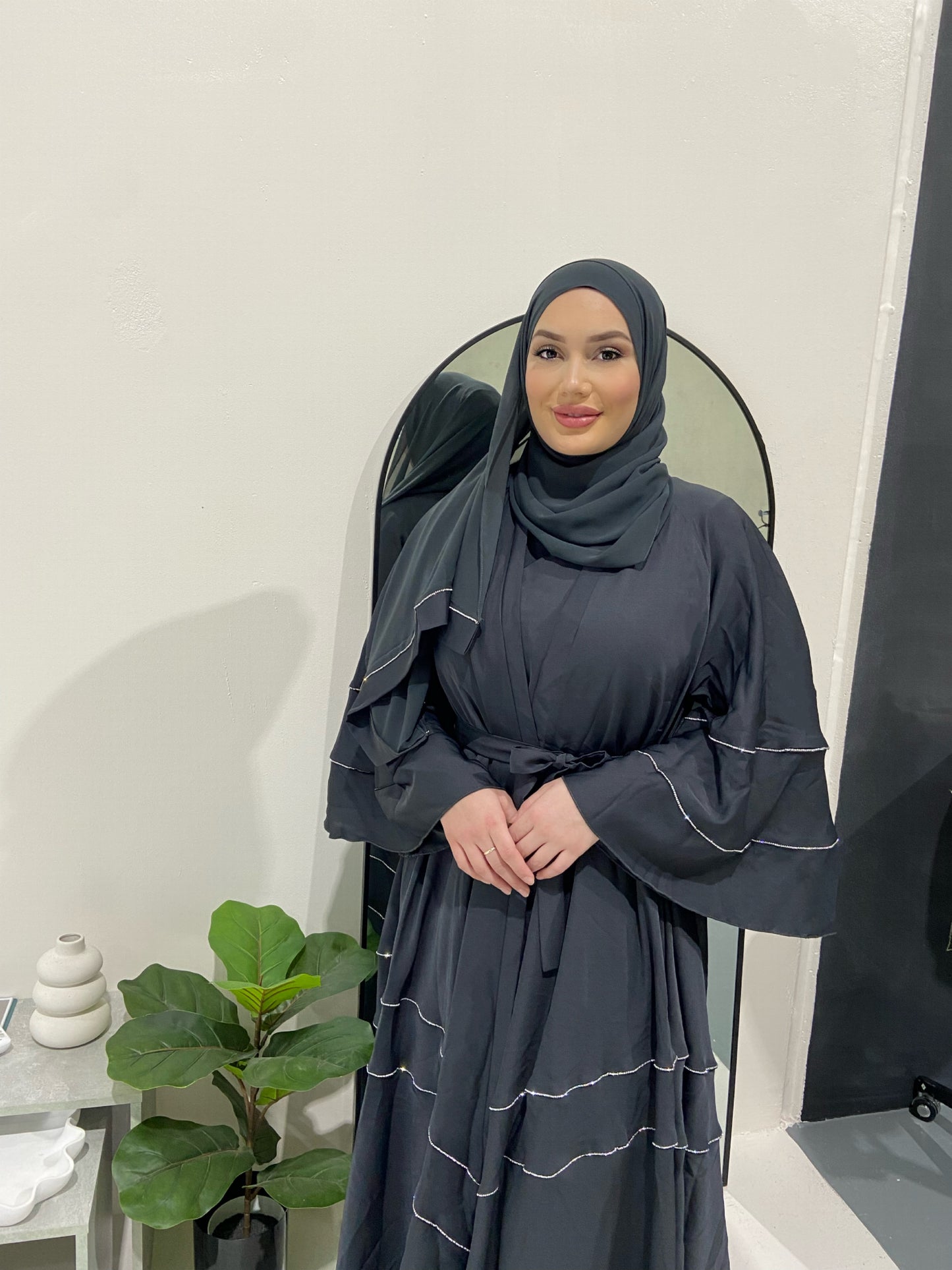 Gamra - 4 piece abaya set